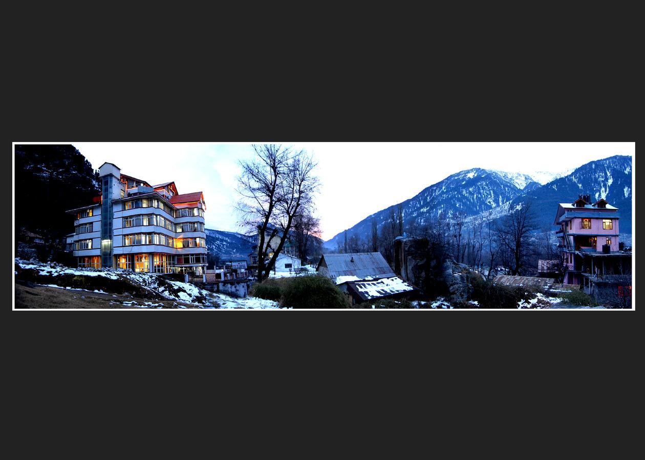 Hotel Out Town Маналі Екстер'єр фото